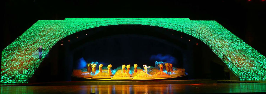 国度大剧院室内表贴三合一异型阶梯屏 P10 160m2.jpg